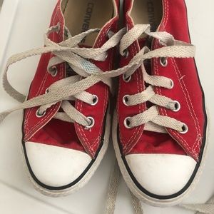 2 pairs of converse kids shoes